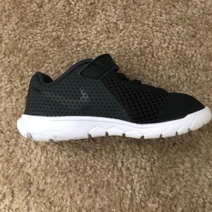 Nike toddler shoes size 8c